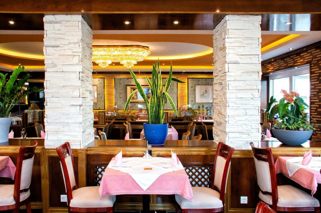 Gaststaette Lin Garden Hotel Untergruppenbach Eksteriør billede