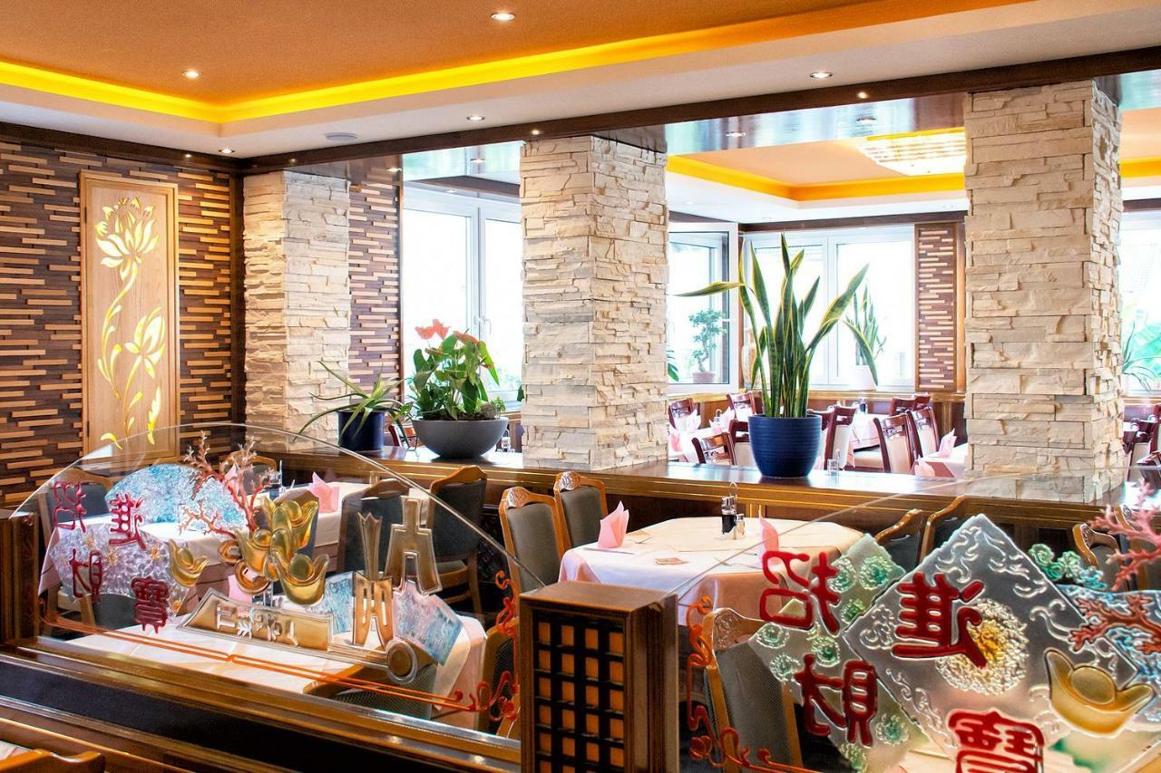 Gaststaette Lin Garden Hotel Untergruppenbach Eksteriør billede