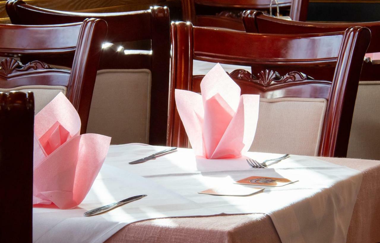Gaststaette Lin Garden Hotel Untergruppenbach Eksteriør billede