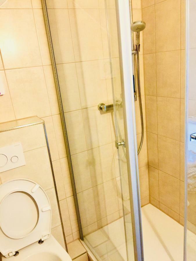 Gaststaette Lin Garden Hotel Untergruppenbach Eksteriør billede